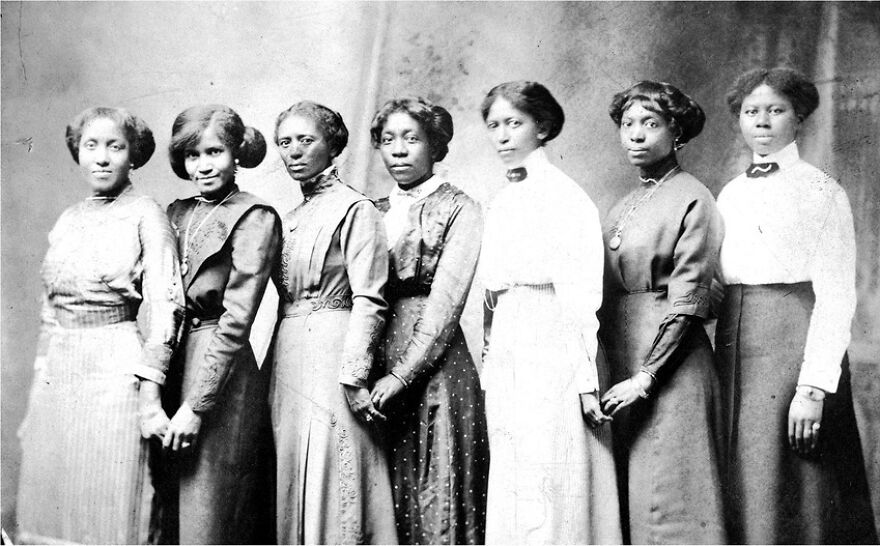 Some Photos From The Century I Selected That Were In Color.