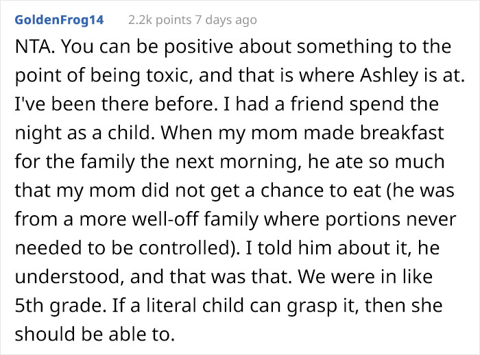 Guy Asks His Girlfriend Not To Eat So Much At His Grandma's House, Asks If He's In The Wrong After She Yells At Him Guy Asks His Girlfriend Not To Eat So Much At His Grandma's House, Asks If He's In The Wrong After She Yells At Him