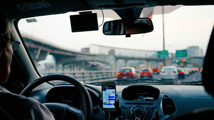 15 Historias locas compartidas por taxistas y conductores de Uber que supuestamente no deberían haber escuchado mientras trabajaban