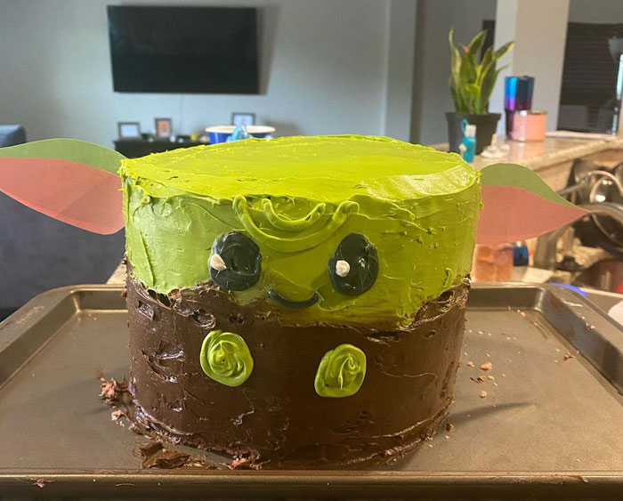 My Failed Attempt At Making A Baby Yoda Cake