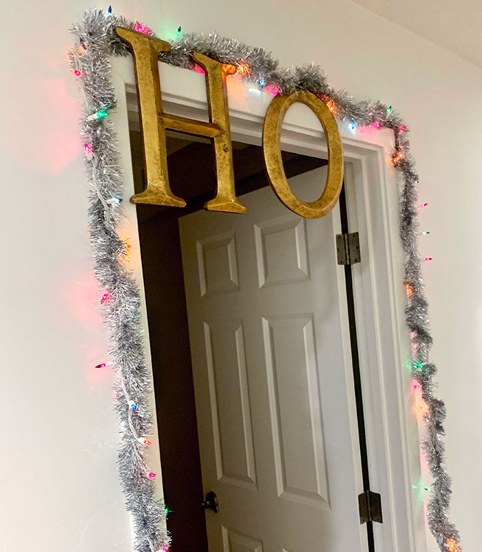 Decided To Decorate My Sister’s Room Before She Comes Home For The Holidays. I Hope She Likes It