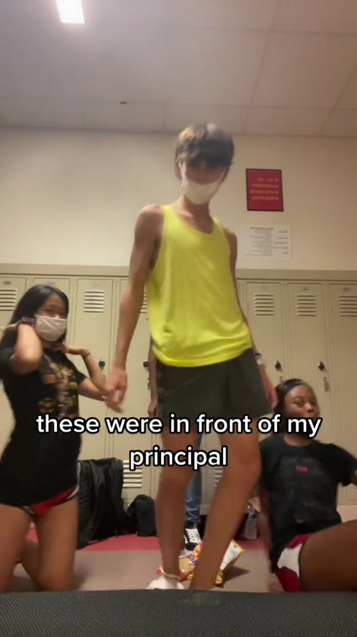 Teen Wears Clothes To School That Would Get Him Dress Coded If He Were A Girl, Proves Just How Sexist It Is After No One Says Anything Teen Wears Clothes To School That Would Get Him Dress Coded If He Were A Girl, Proves Just How Sexist It Is After No One Says Anything