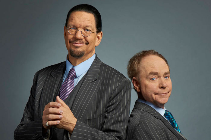 Penn and Teller next to each other