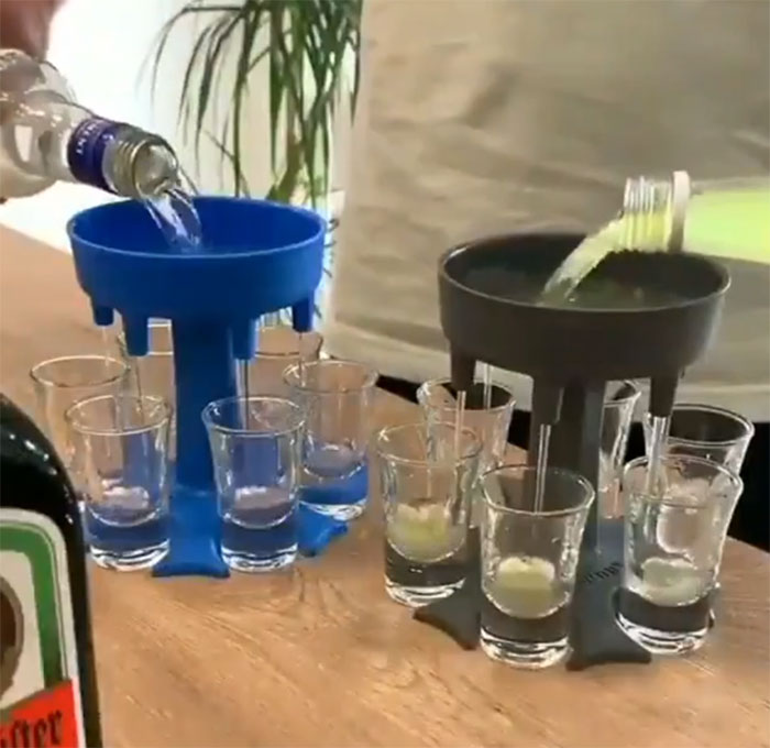 How To Easily Pour (And Carry) Six Shots
