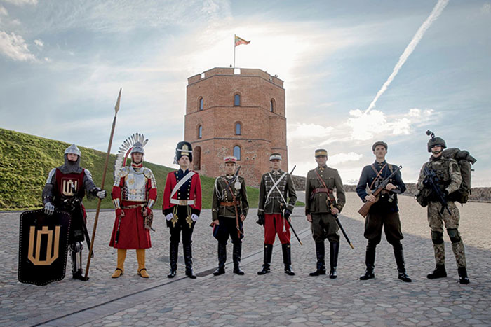 Hoy es el Día de la Coronación de Mindaugas en Lituania, así que el ejército lituano decidió compartir esto