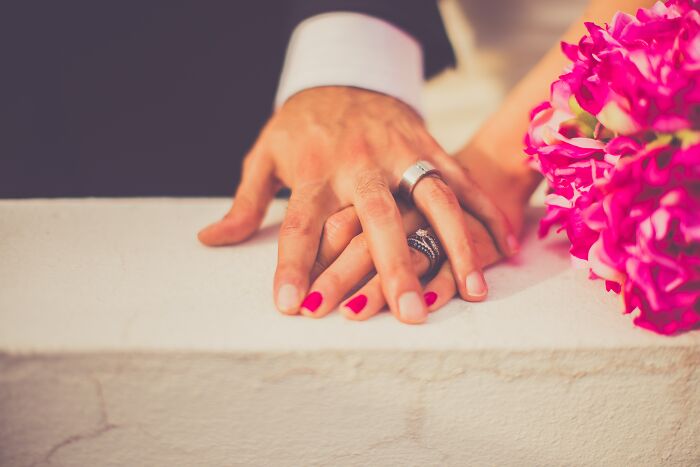 People Who Didn't Have A Big Wedding Share What They Think About It Now (55 Answers)