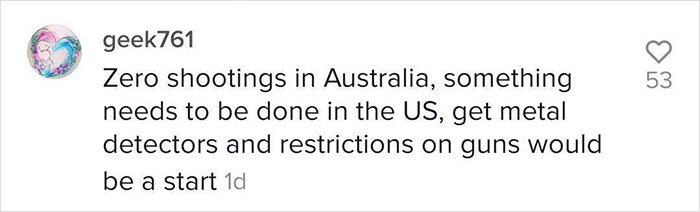 Students Can't Believe The Ridiculous US School Backpack Ban, Improvise With Random Household Items Students Can't Believe The Ridiculous US School Backpack Ban, Improvise With Random Household Items