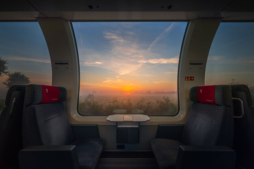 I Photographed The Same Train Window With Different Sceneries For 10 Days I Photographed The Same Train Window With Different Sceneries For 10 Days