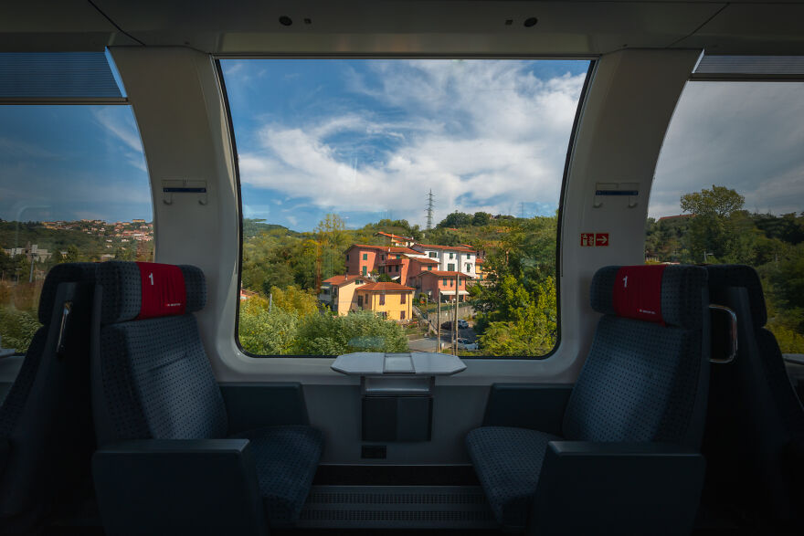 I Photographed The Same Train Window With Different Sceneries For 10 Days