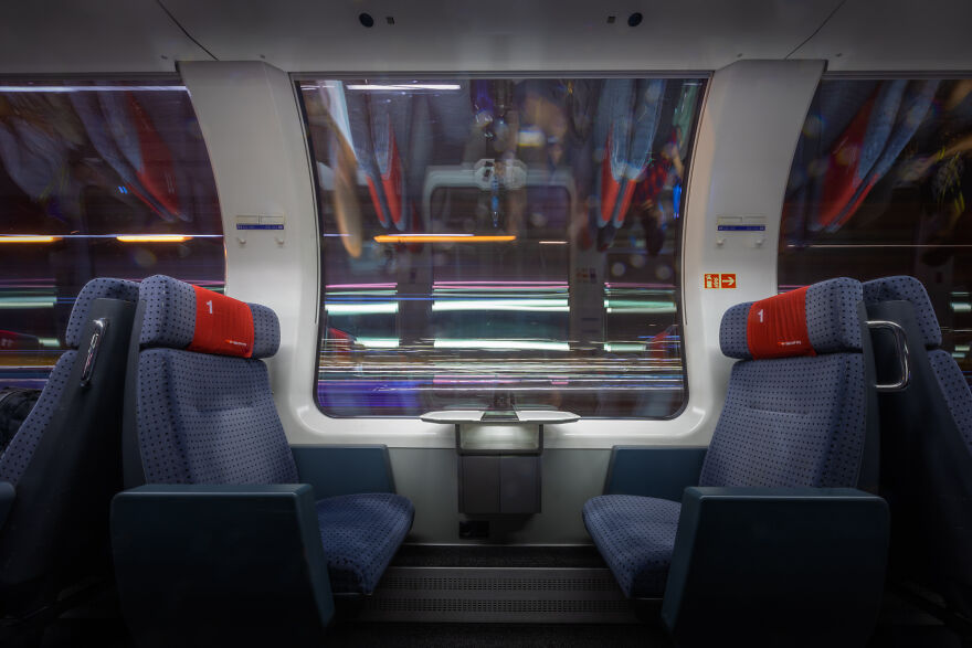 I Photographed The Same Train Window With Different Sceneries For 10 Days