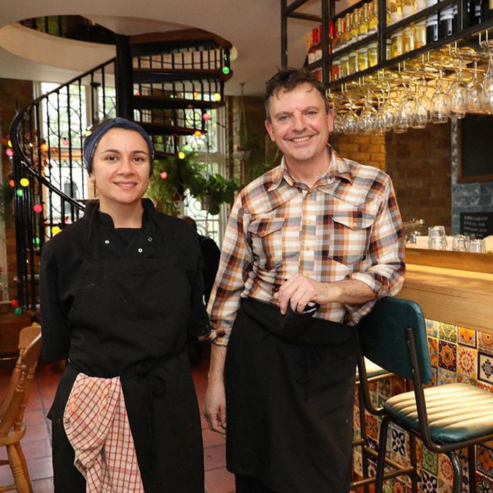 Customer Rates A Vegan Café With One Star Because They Didn't Have 'Normal' Milk, The Owner Replies With A Witty Comeback Customer Rates A Vegan Café With One Star Because They Didn't Have 'Normal' Milk, The Owner Replies With A Witty Comeback