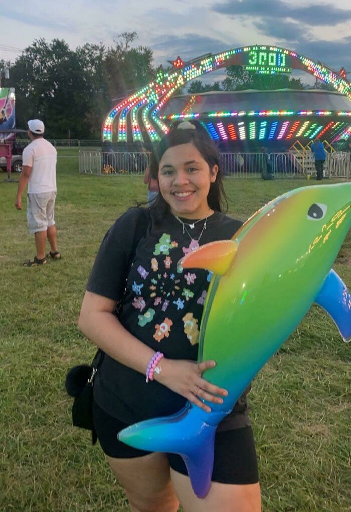 You Guys, I Struggle With Severe Anxiety And I Took Myself To The Fair And Even Won A Dolphin! I’m Gonna Name Him Charlie