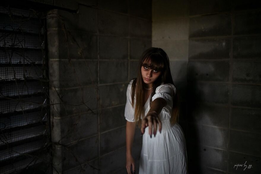 I Created A Creepy Photoshoot Series In Time For Halloween (26 Pics)