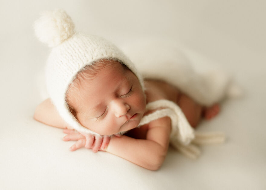 I Photograph Happy Newborns