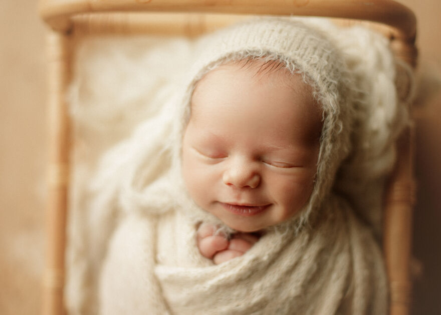 I Photograph Happy Newborns