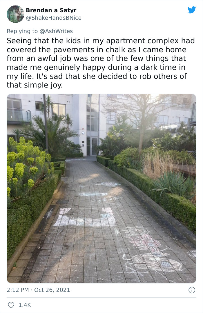 Mom Writes A Letter In Sidewalk Chalk To ‘Karen Neighbor’ Who Complained About Her Toddler’s Drawings And It’s Going Viral Mom Writes A Letter In Sidewalk Chalk To ‘Karen Neighbor’ Who Complained About Her Toddler’s Drawings And It’s Going Viral