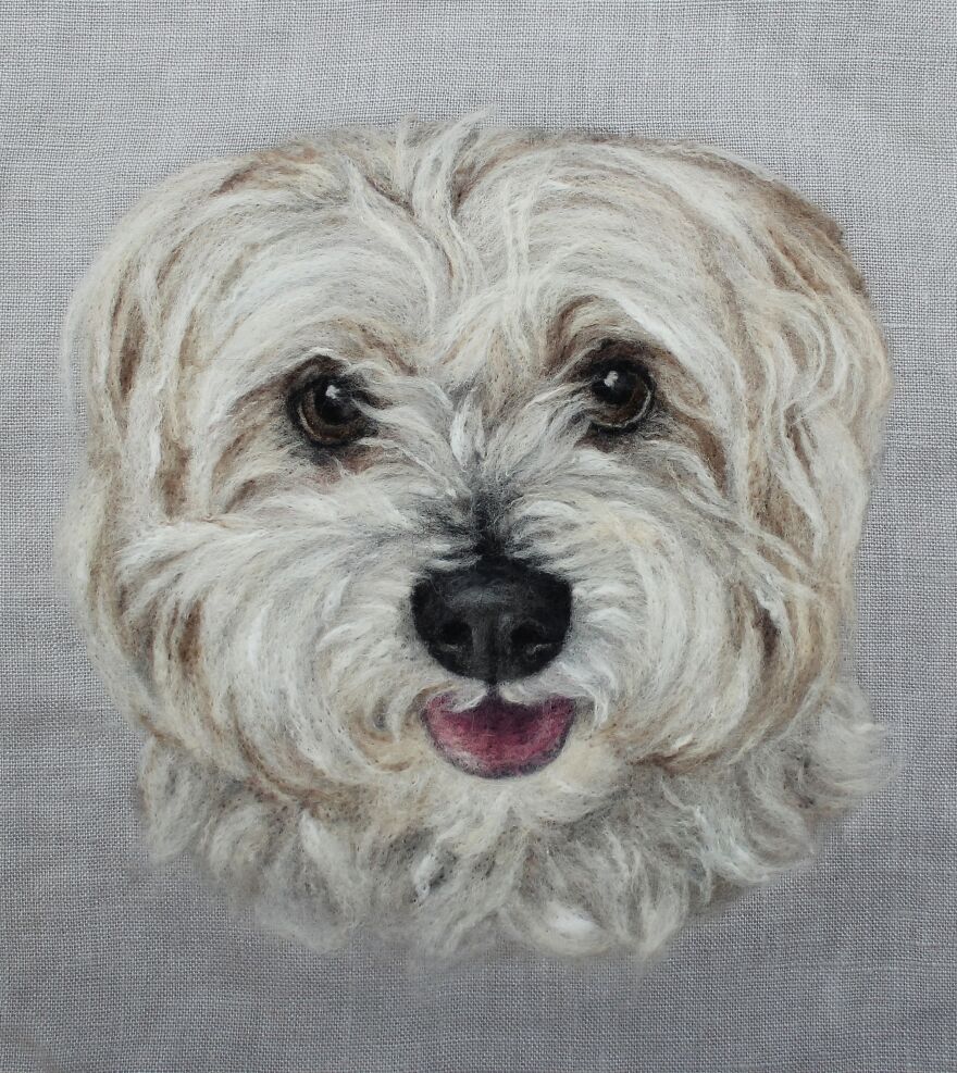 In My Hands The Wool Comes To Life!