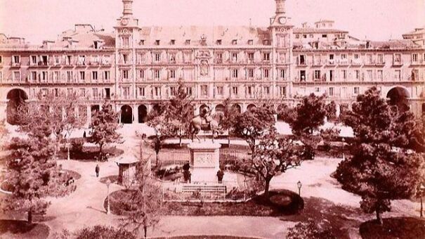 193442_plaza-madrid-siglo-xix-650x438-6158384aef936.jpg