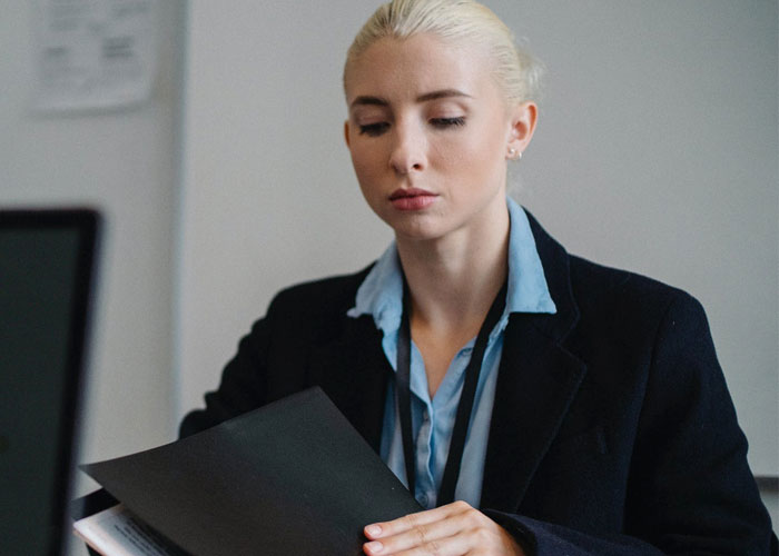 73 Times Job Interviews Were So Bad, People Straight Up Walked Out Of Them