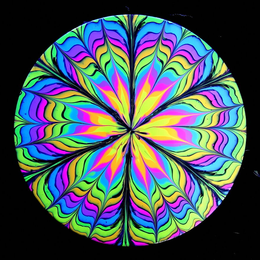 Easy Mandala Flower ~ Pouring Over Glass Bottom ~ Fluid Art For Beginners ~ Mandala Painting