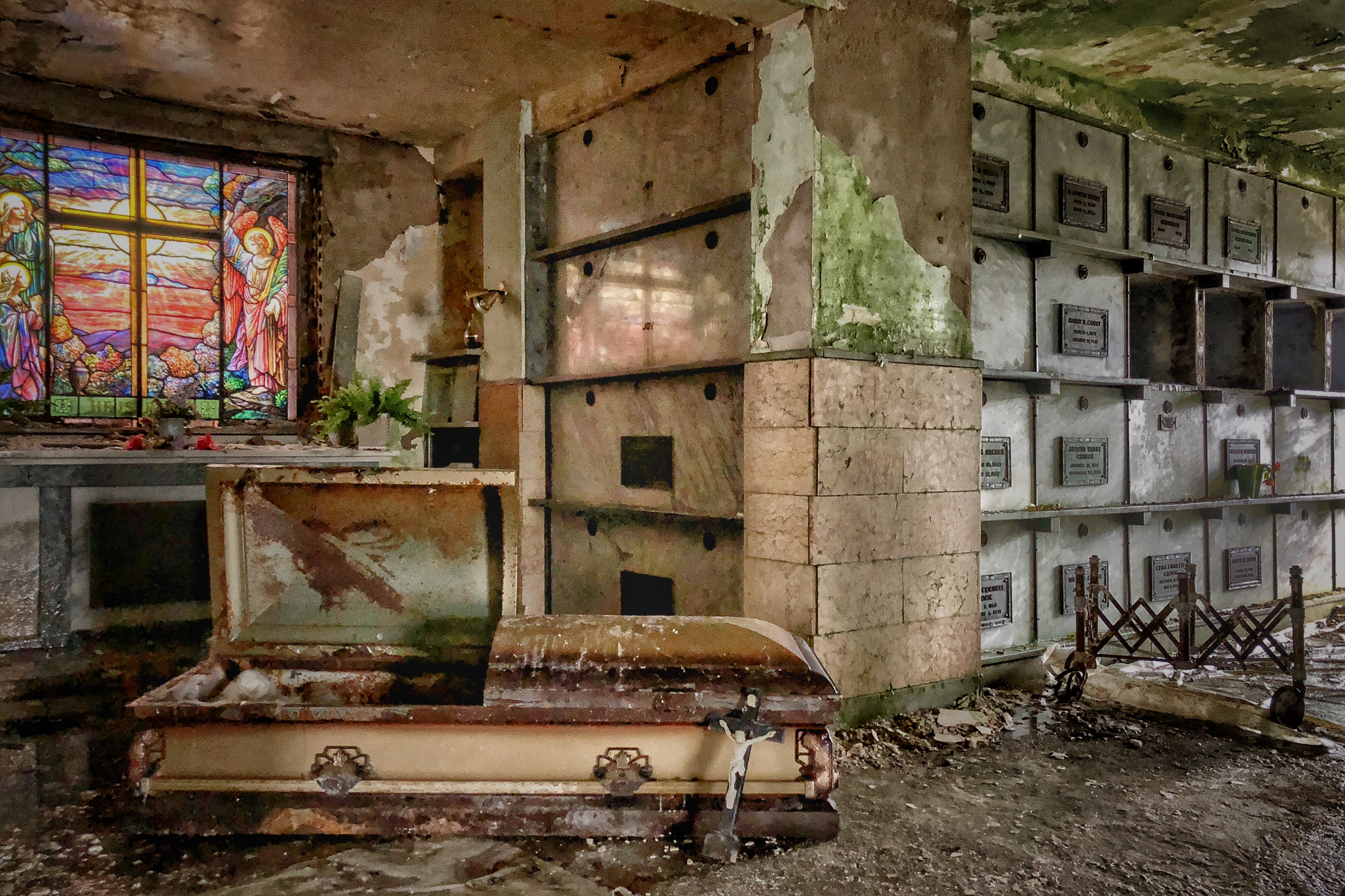 The Sad And Terrifying Abandoned Mausoleum