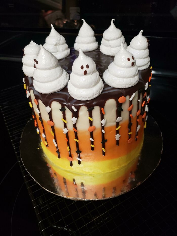 Halloween Candy Corn Ombre Cake With Ghost Meringues. It's A Pumpkin Spice Cake With Maple Cream Cheese Buttercream