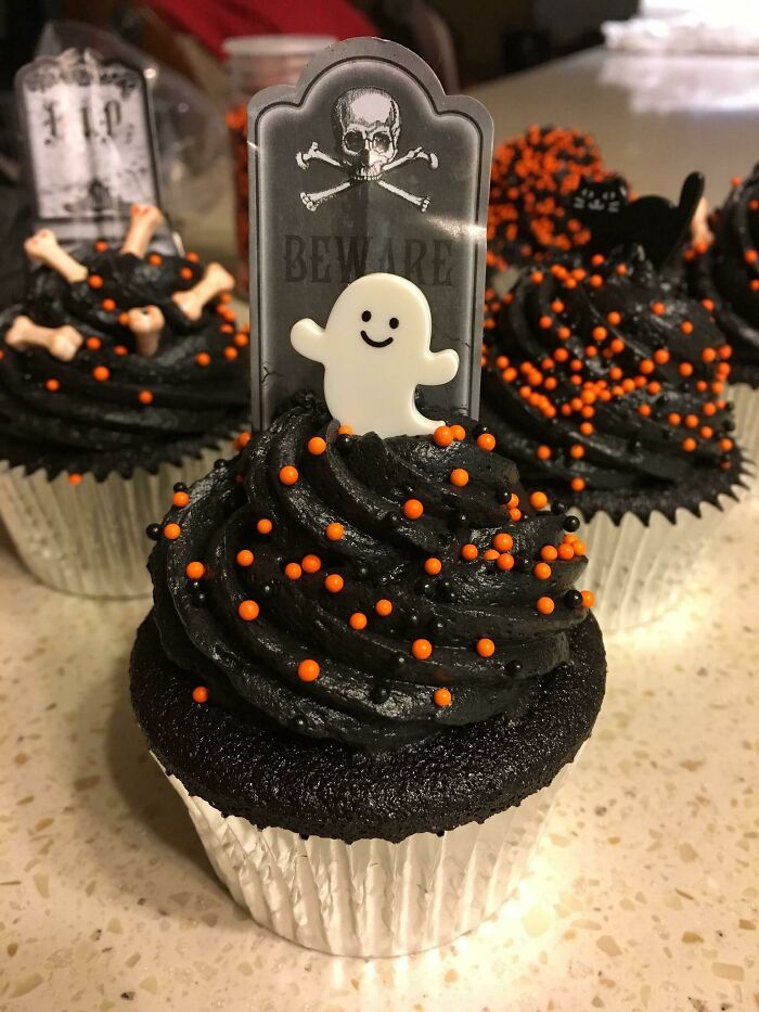 Black Halloween Cupcakes
