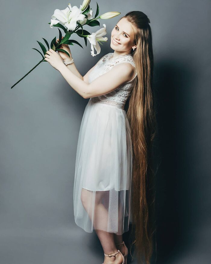 Disney’s Tangled In Real Life: Woman Shows What Happens When You Don’t Cut Your Hair For 23 Years Disney’s Tangled In Real Life: Woman Shows What Happens When You Don’t Cut Your Hair For 23 Years