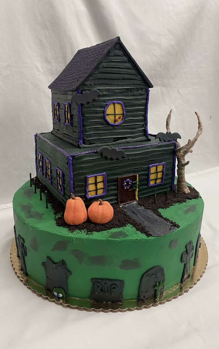 Finally Made My Dream Halloween Cake