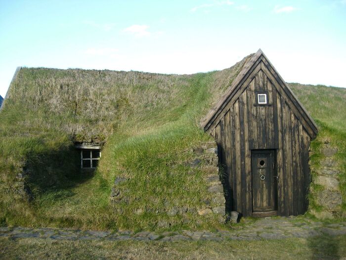 Bunker-Like Home In Iceland