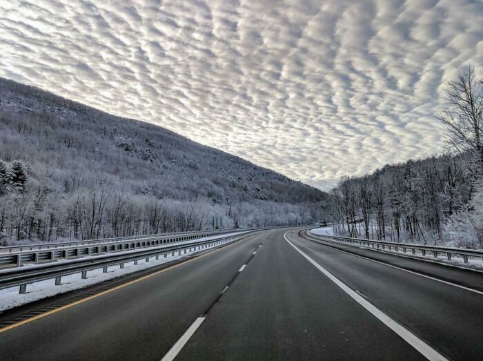 Un paisaje de nubes/nieve