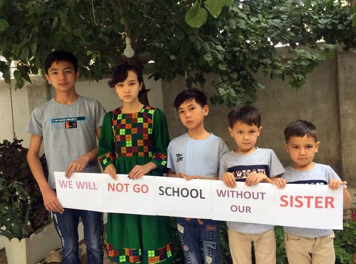 Afganistán: No irán a la escuela sin su hermana