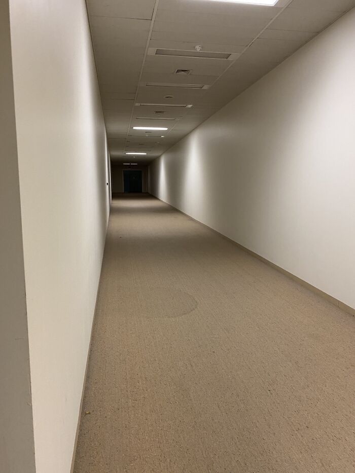 Took A Wrong Turn At A Hospital And Am Now Stuck In These Hallways. Phone Reception Is Getting Worse The Further I Walk Forward Or Back