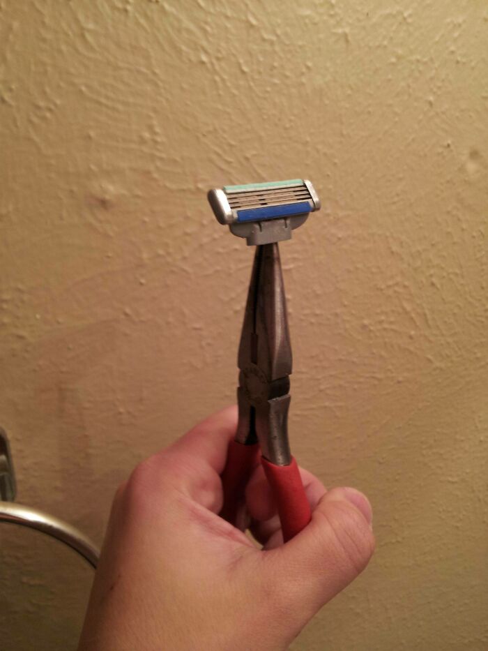 My Razor Broke About 5 Days Ago. Still Too Lazy To Go Get A New One