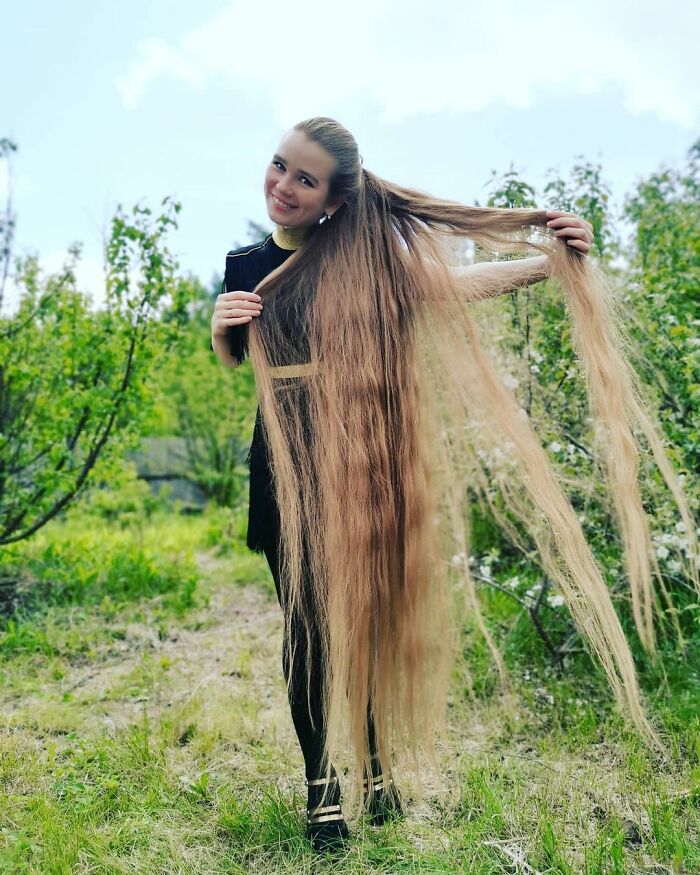 Disney’s Tangled In Real Life: Woman Shows What Happens When You Don’t Cut Your Hair For 23 Years Disney’s Tangled In Real Life: Woman Shows What Happens When You Don’t Cut Your Hair For 23 Years