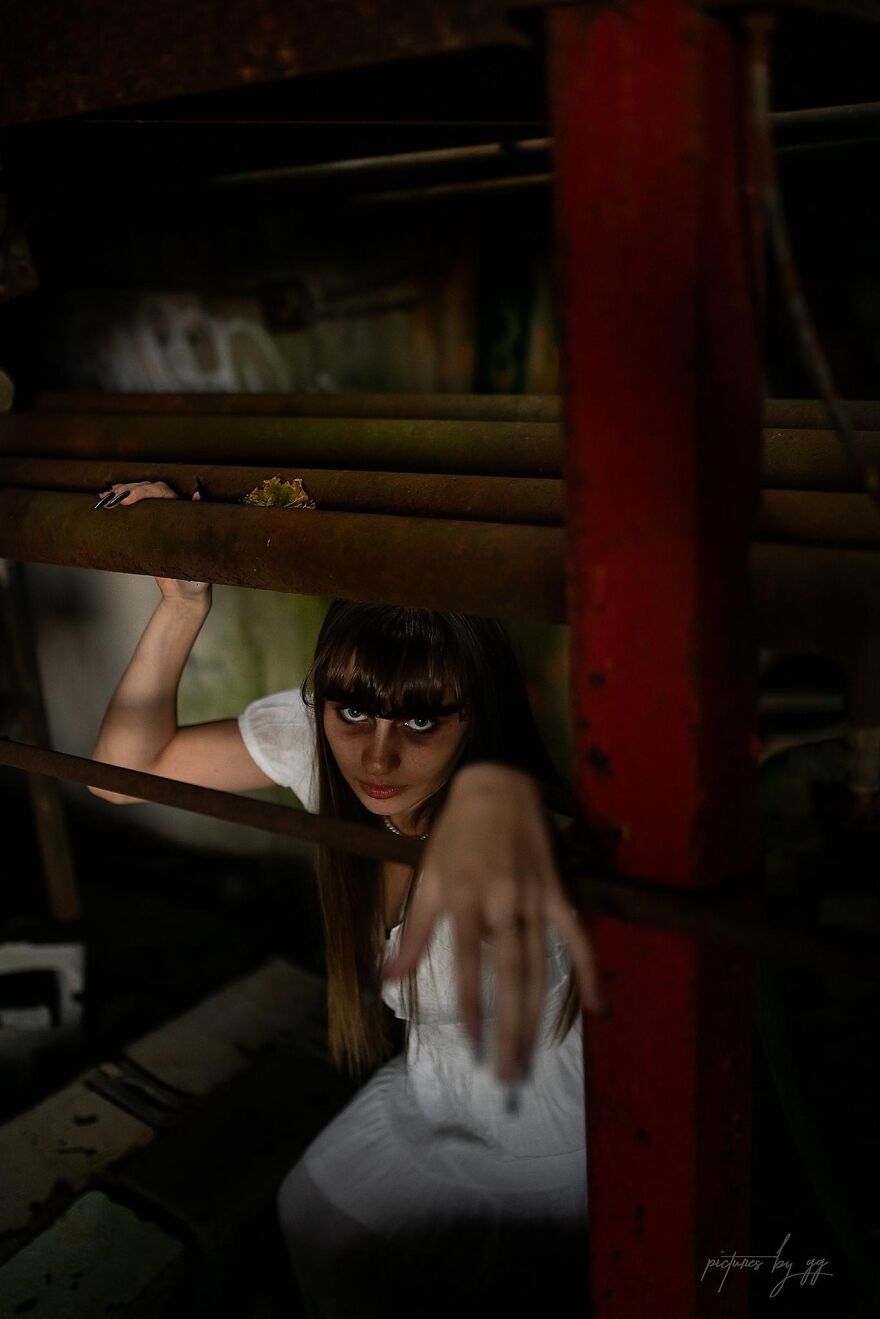 I Created A Creepy Photoshoot Series In Time For Halloween (26 Pics)