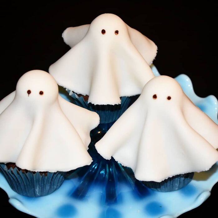 This Year I Made These Ghost Chocolate Cupcakes For Halloween. So Cute And So Fun