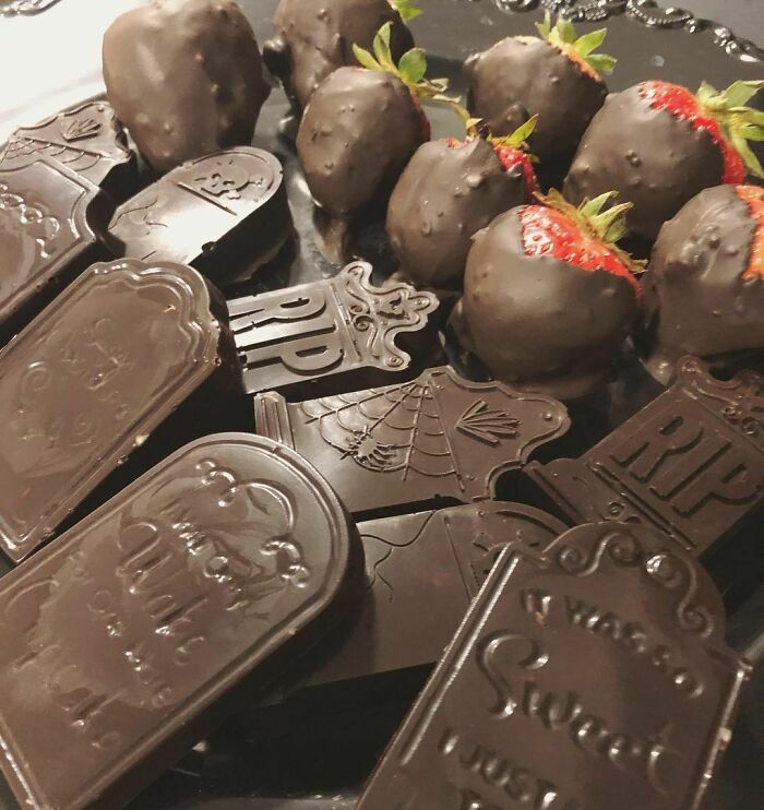 Dark Chocolate + Almonds