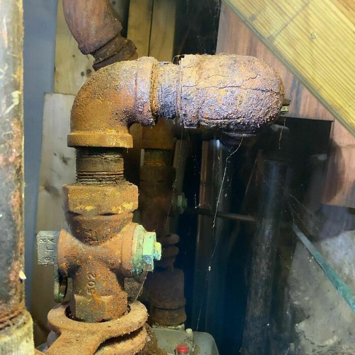 Nothing Can Go Wrong With This Gas Pipe!