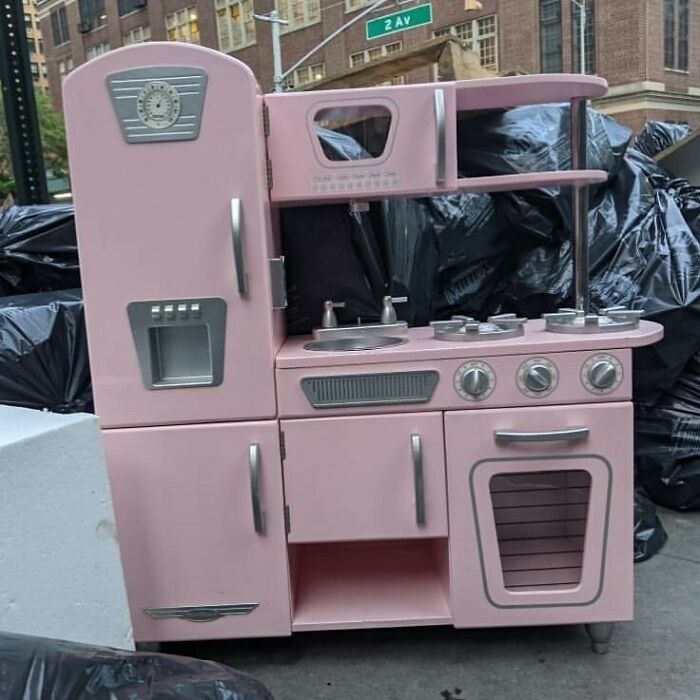 This Is The Pink Kitchen Of Your Dreams! Well… At Least Sort Of