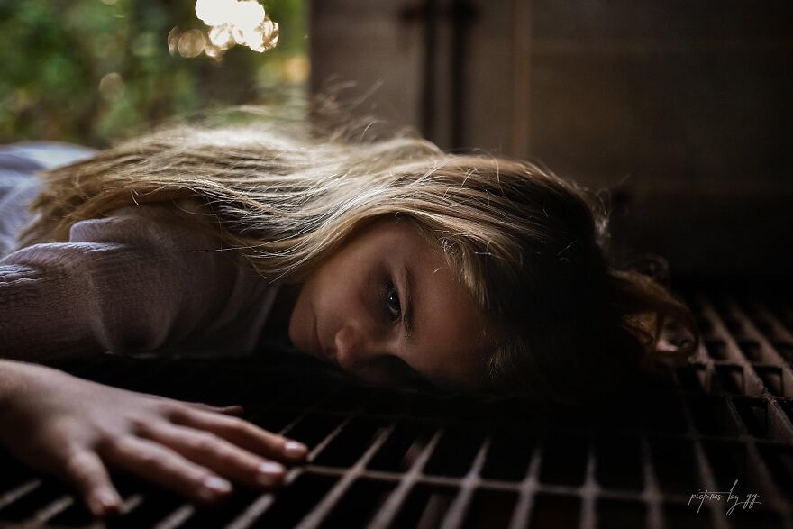 I Created A Creepy Photoshoot Series In Time For Halloween (26 Pics)