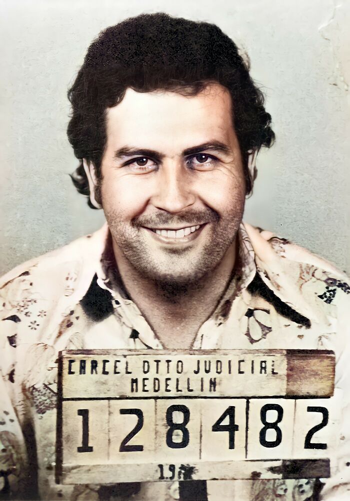 Pablo Escobar, Colombia, 1977