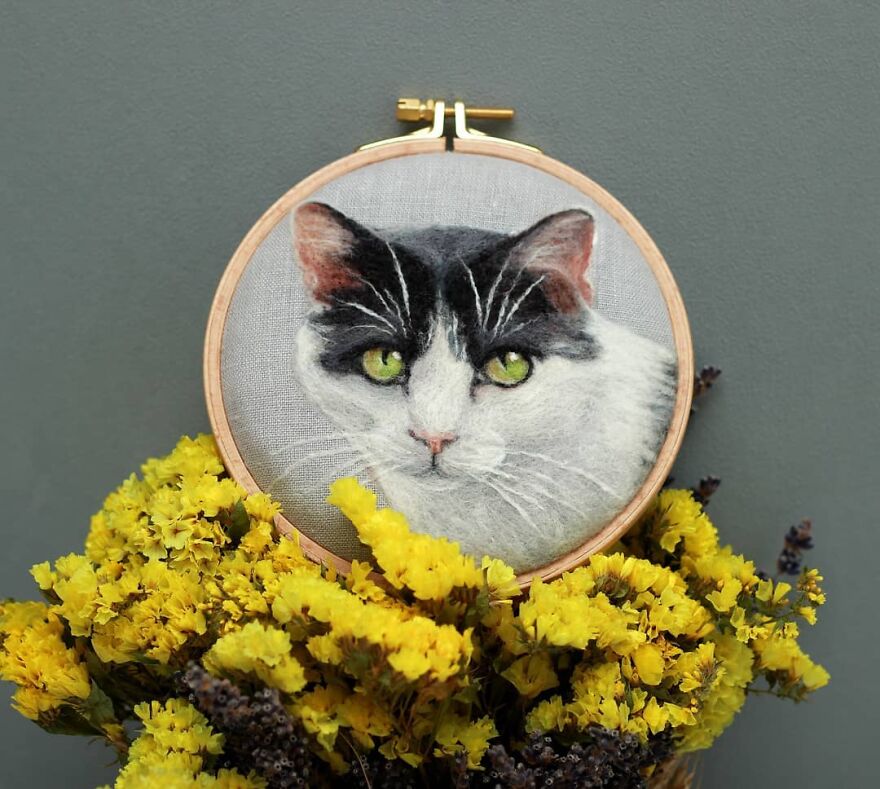 In My Hands The Wool Comes To Life!