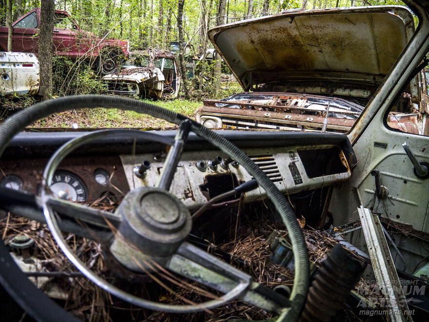 I Took Pictures In Old Car City, A Classic Car Graveyard (23 Pics)