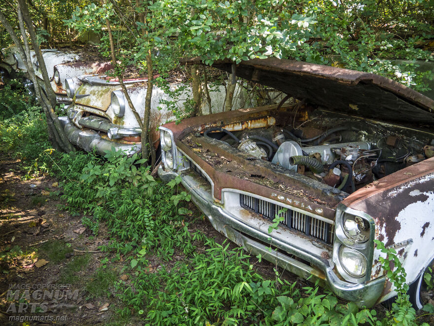 I Took Pictures In Old Car City, A Classic Car Graveyard (23 Pics)