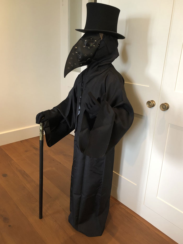 9-Year-Old's Halloween Costume Is Complete. The Dog Is Terrified Of This Strange Monster