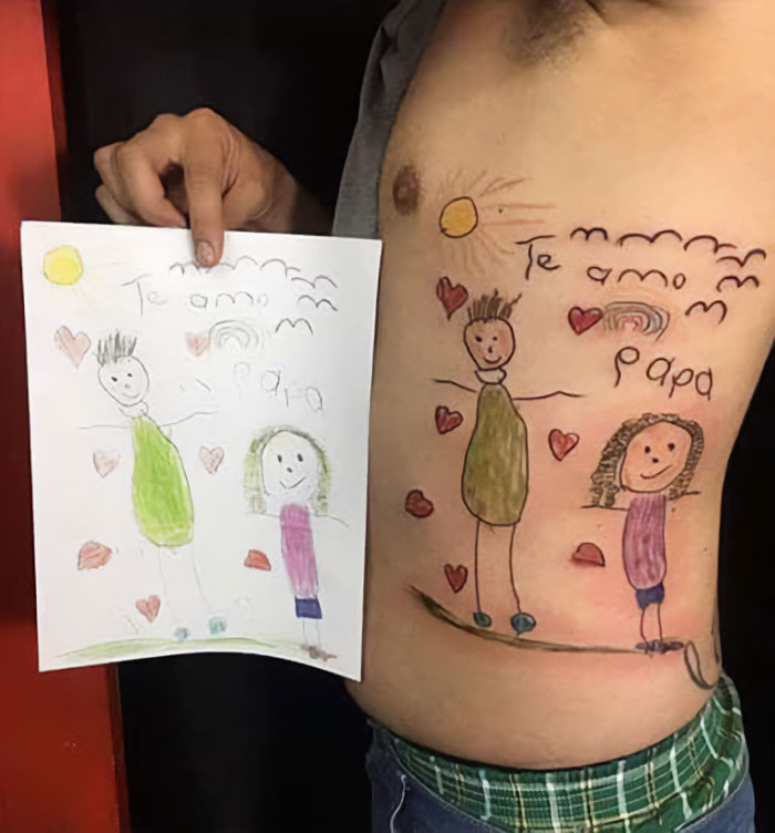 Un hombre se tatuó el último dibujo de su hija antes de que falleciera