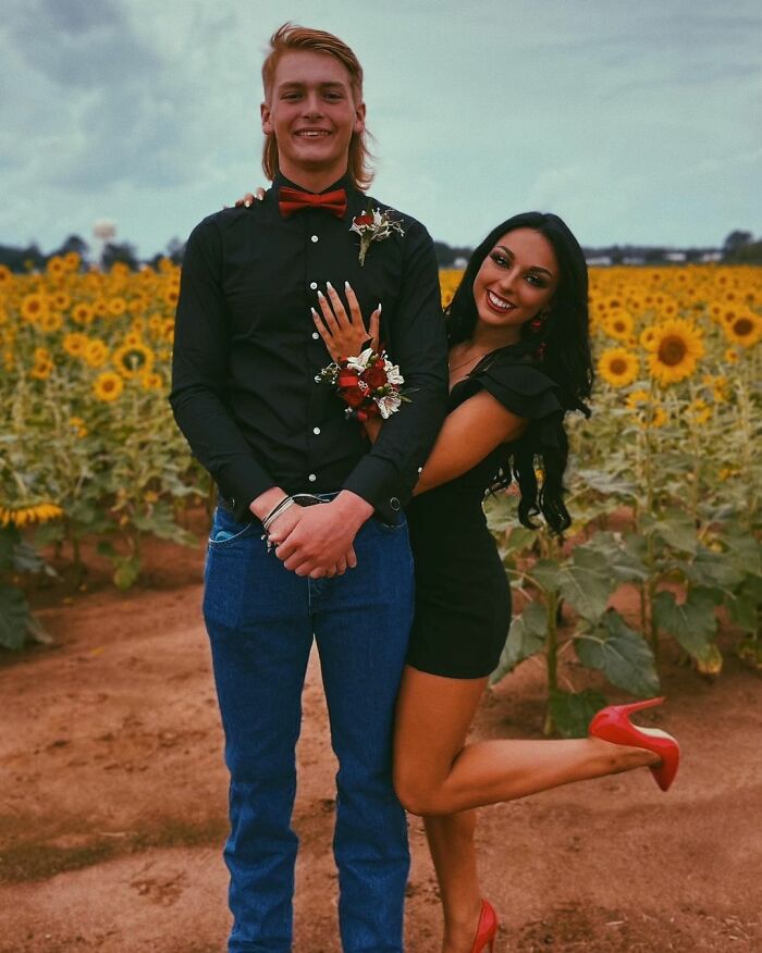 17-Year-Old Is Shook To Receive So Many Hateful Comments After Her Boyfriend's Mom Posted Their Homecoming Pics On Facebook