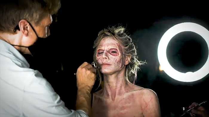 Heidi Klum Reveals This Year’s Costume, Proves She’s The Queen Of Halloween Once More Heidi Klum Reveals This Year’s Costume, Proves She’s The Queen Of Halloween Once More