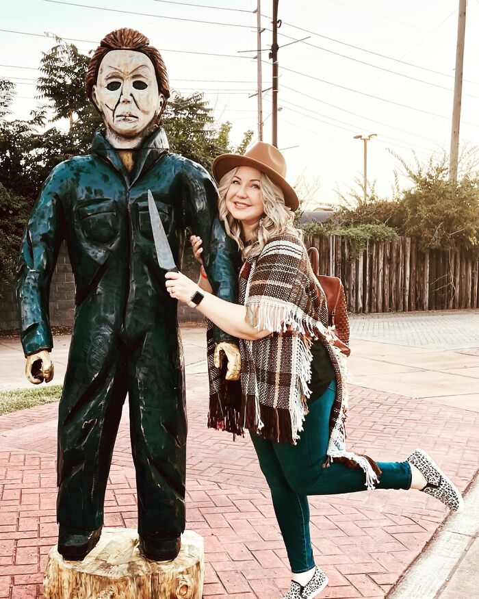 I’m A Chainsaw Artist And Made This Life Size Michael Myers